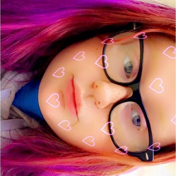 Meet your Posher, Gabriella - Picture 1 of 1